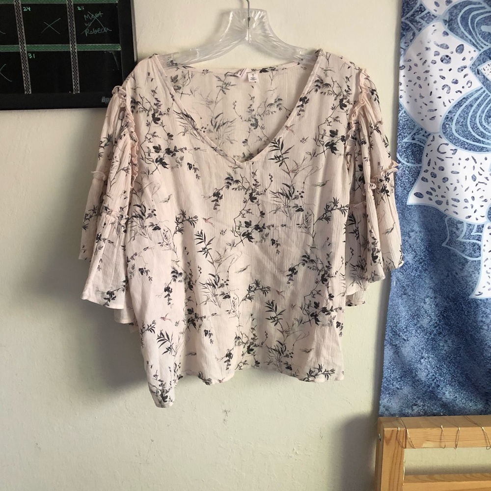 Light pink floral blouse (NWOT)